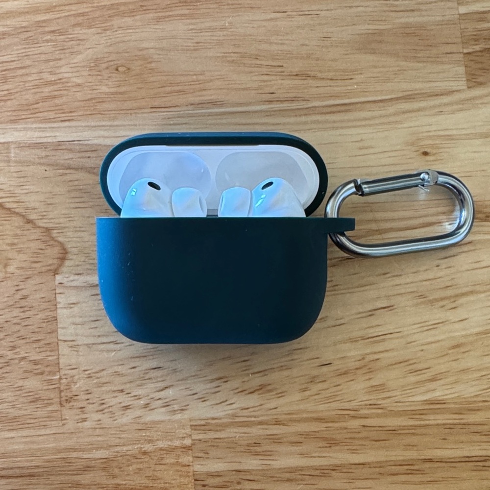 Apple AirPod Pro 4.